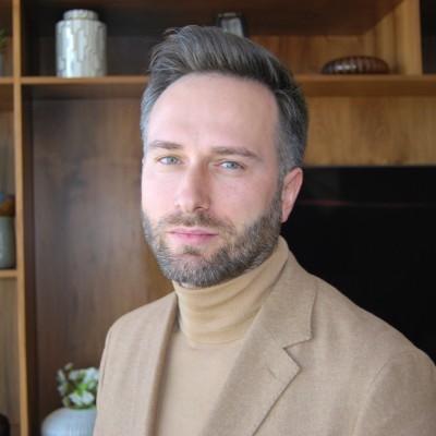 Dr Rostyslav Ross Kurinko